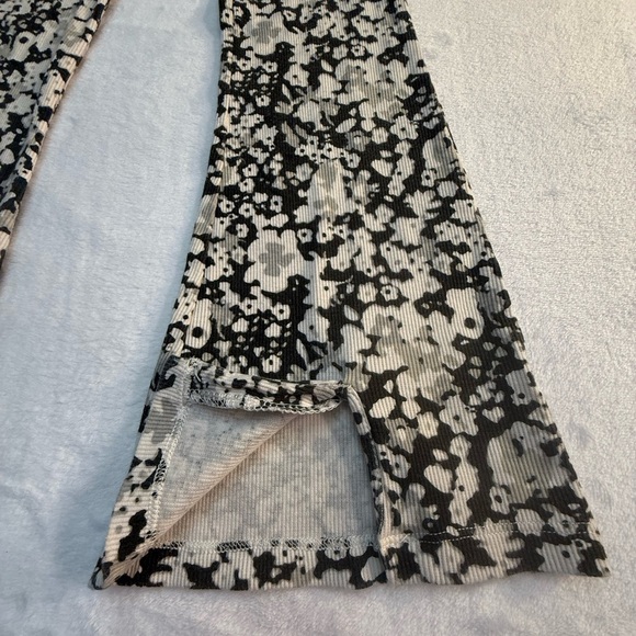 Jessica Simpson Girls Size 6X Ruffle Sleeve Hoodie
& Printed Ruffle-Hem Pant Set - Picture 4 of 7